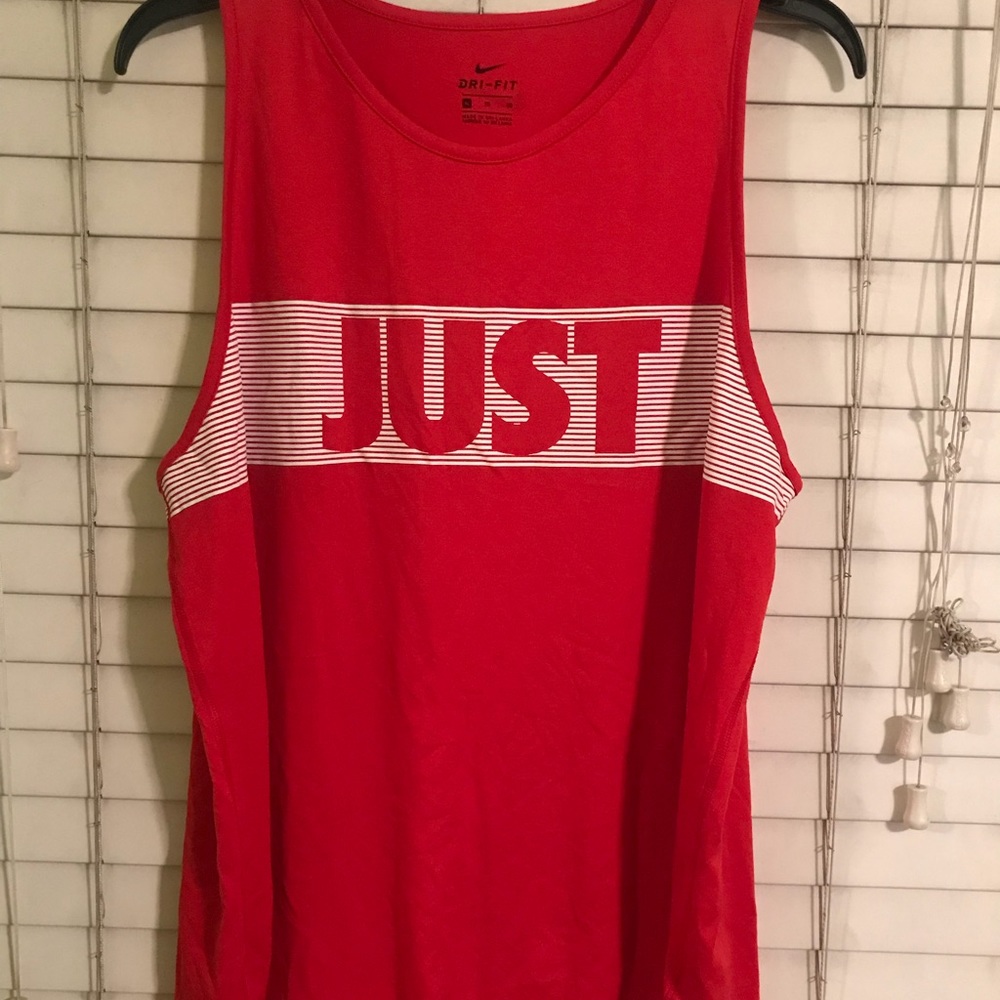 Women’s Nike tank top size xl